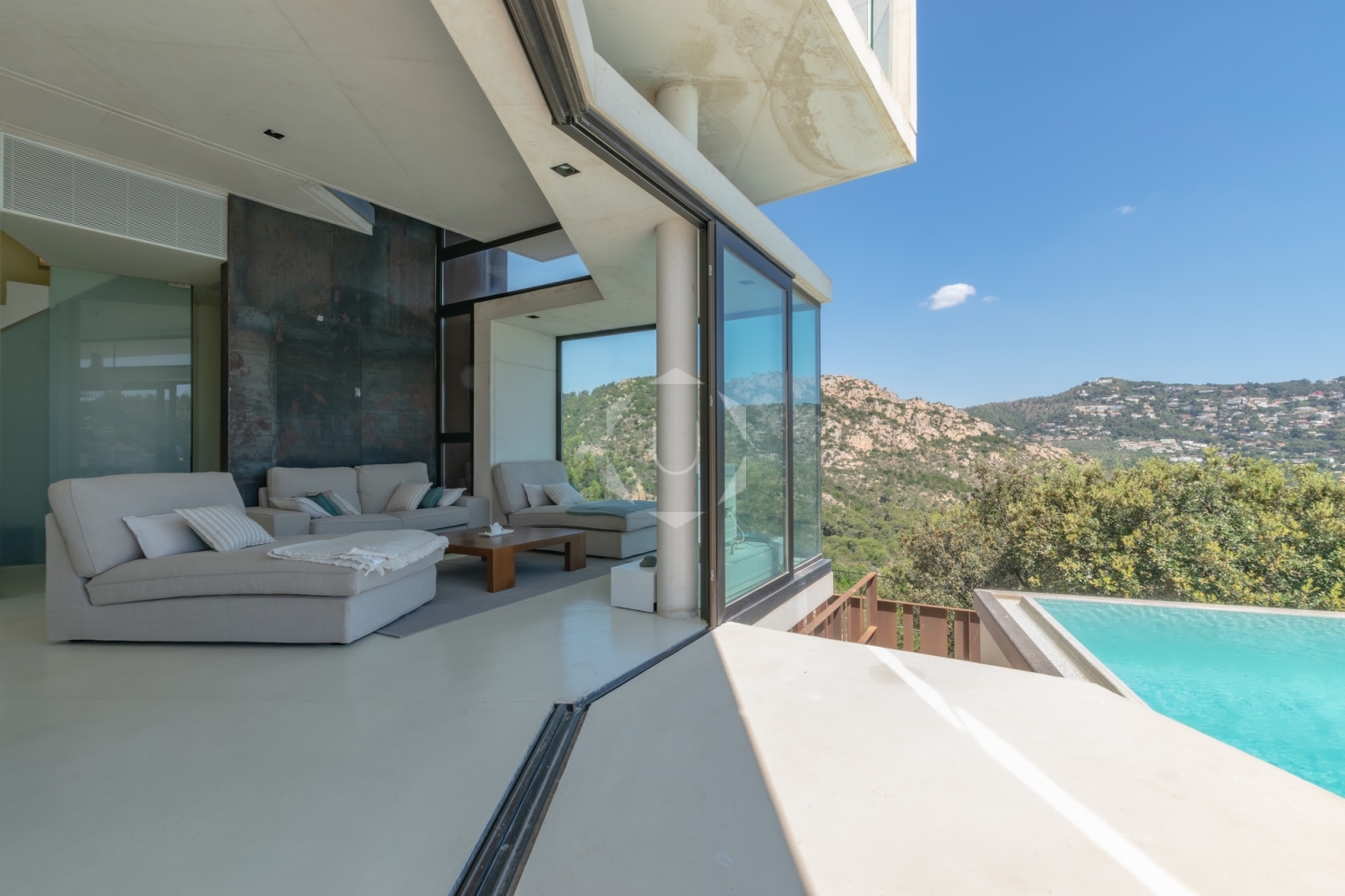 Villa Crystal, Luxury rental home in Aiguablava, Begur, Costa Brava (15).jpg