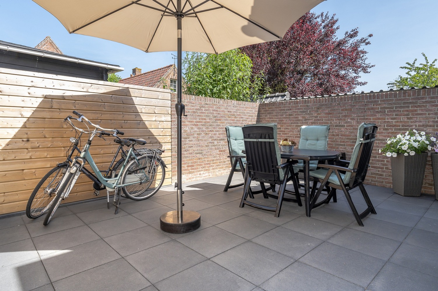 Tuinmeubilair Vakantiehuis 2bijZee.JPG