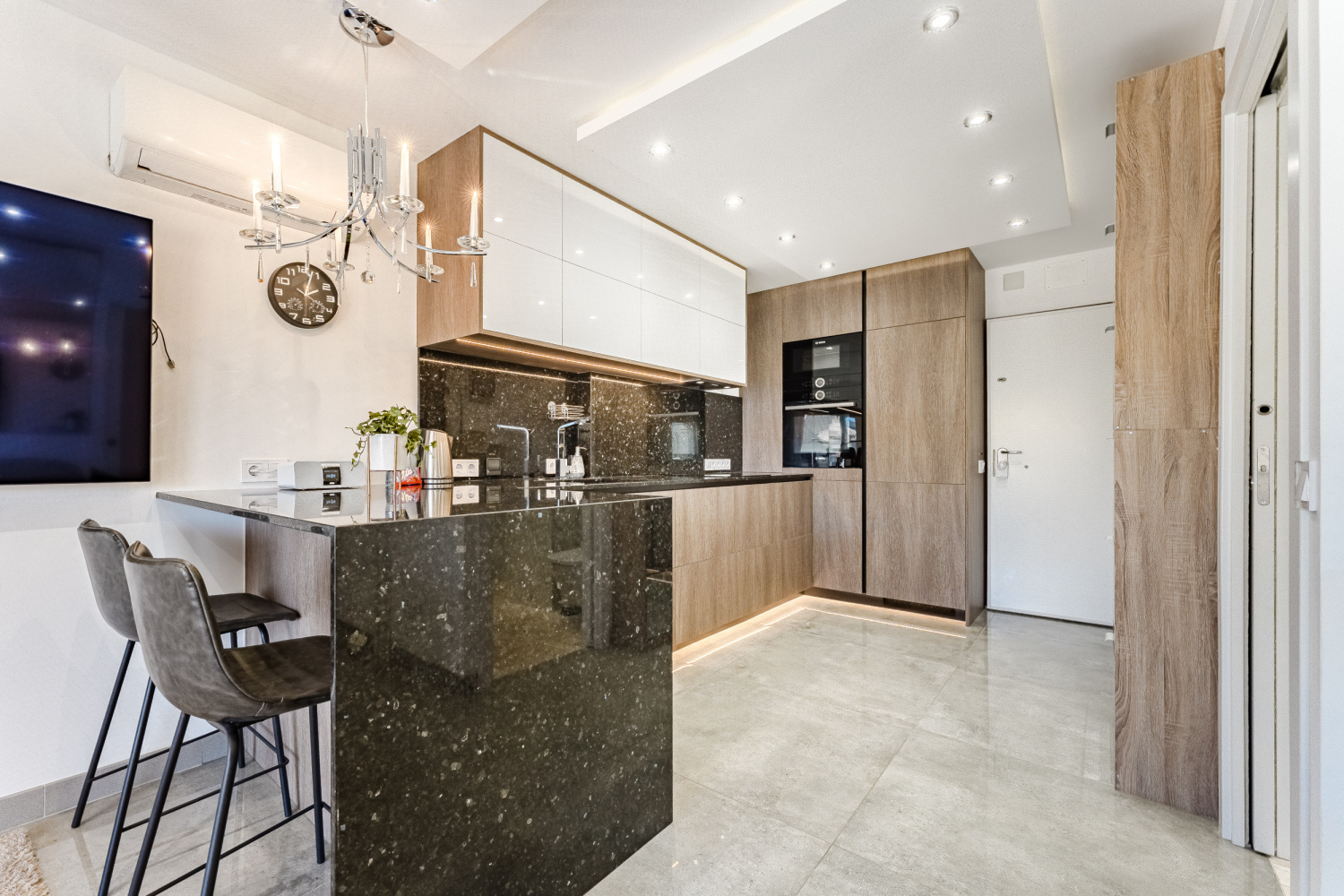 20241025 - OA15 - Ermantovich - Los Cristianos - F+10detalles-10.jpg