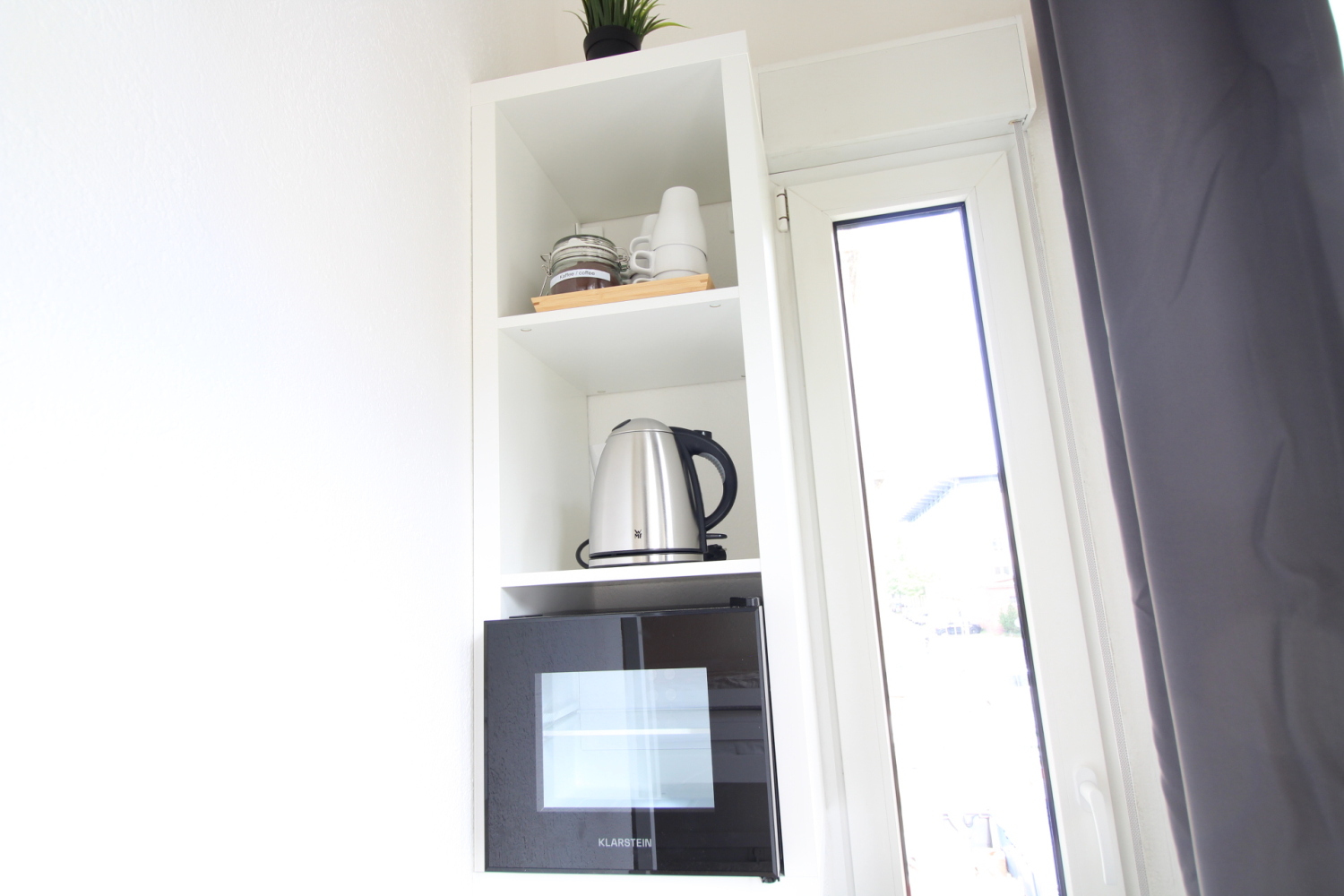 2023-09-21 - 102 - fridge-wmf-kettle-koffee.jpg