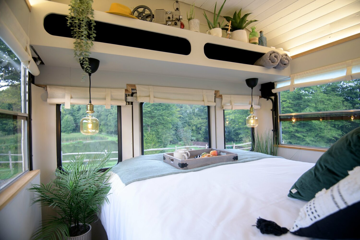 Wildaway_Bus_09_22-14 Bedroom April 24.jpg