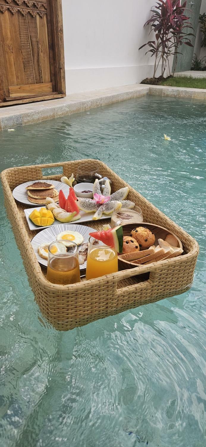 FLOATING BREAKFAST.jpg