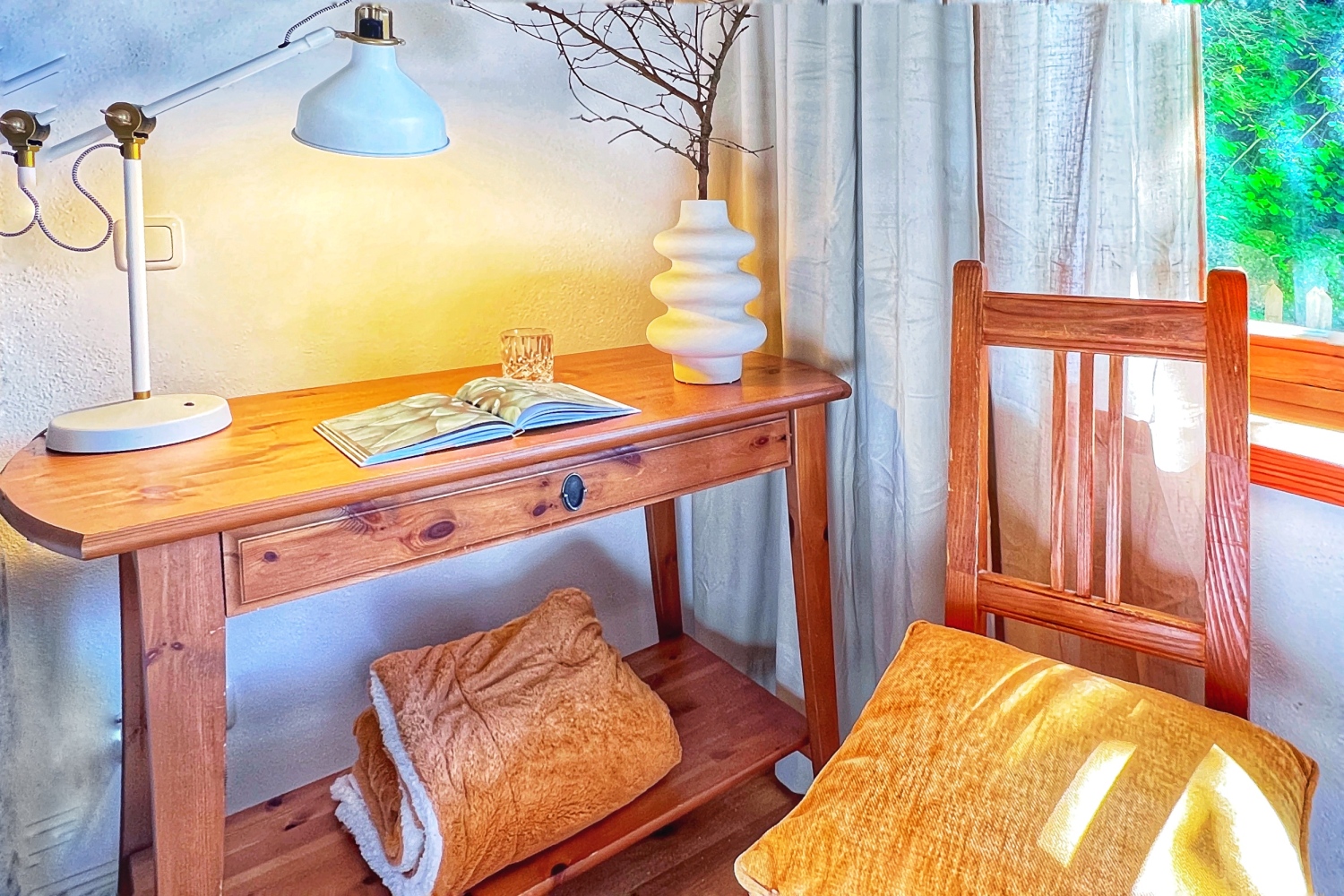 55 Gemütlicher Arbeitsplatz mit Lan-Anschluss.JPG