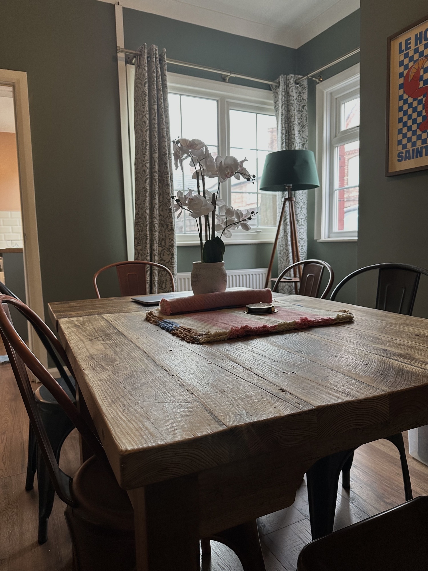 Dining Tableeeeee.jpg