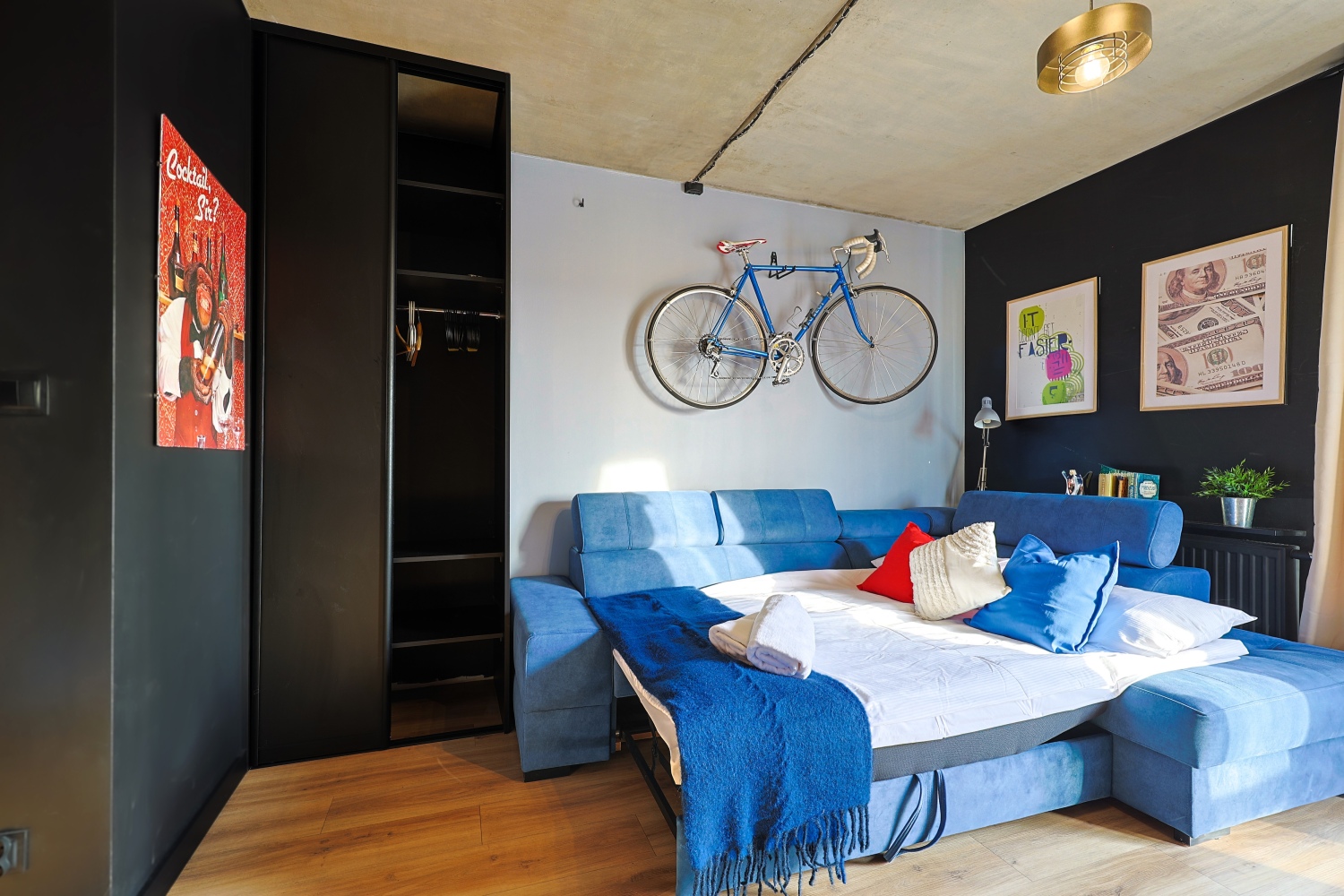 podwójne łóżko politechnika  Łódź booking airbnb.jpg