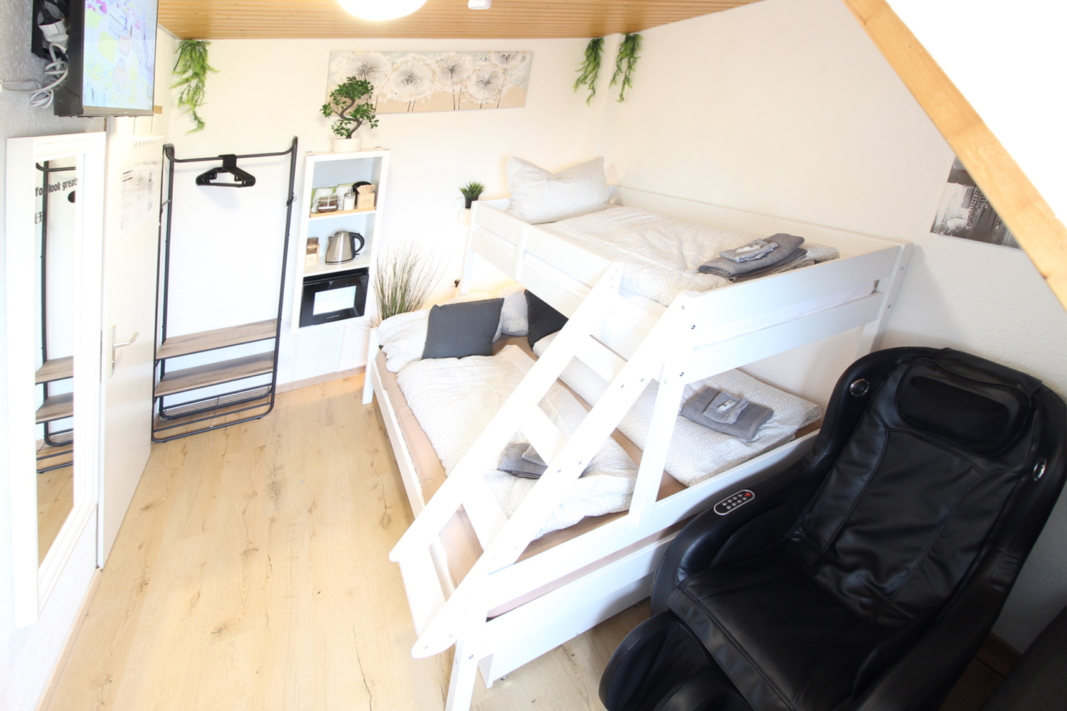 2024-11-14 - 401 room - von oben runter_b.jpg