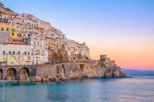 AdobeStock_192764519_vista amalfi.jpeg