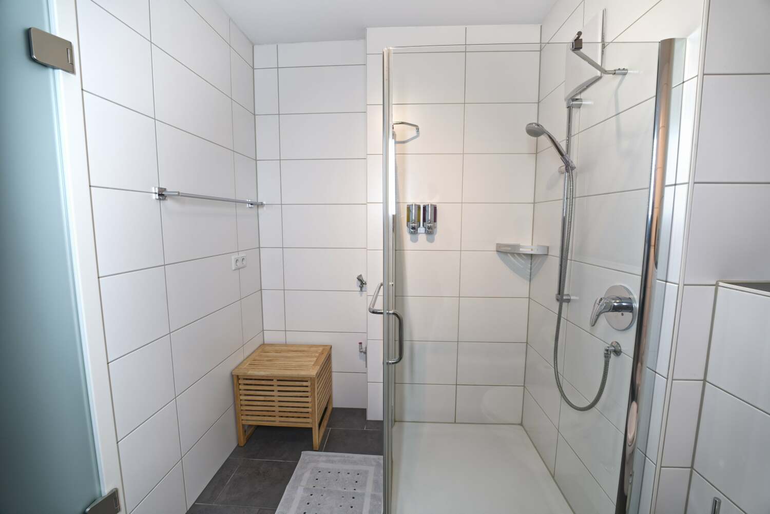 Badezimmer_1-min.jpg