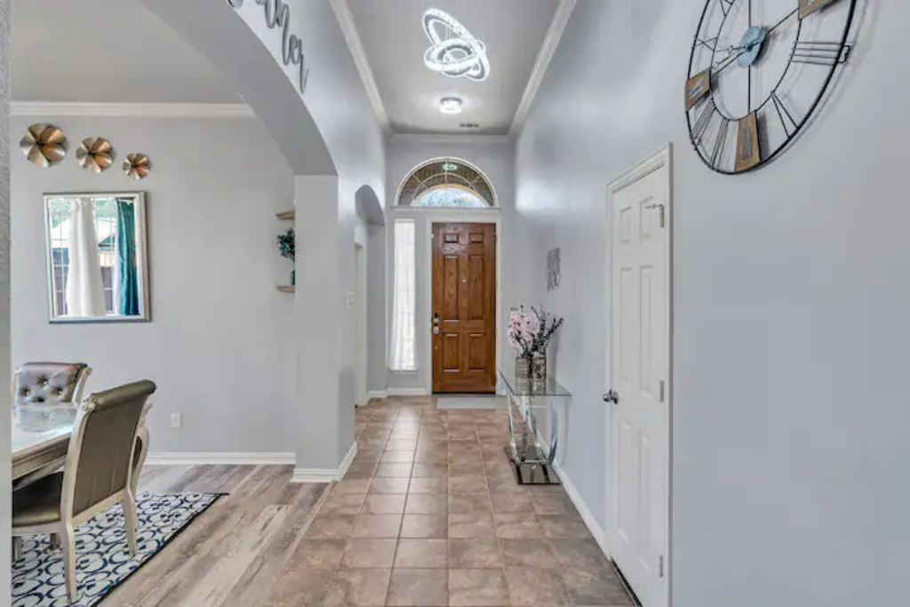 Larreta Airbnb pics  (4).png