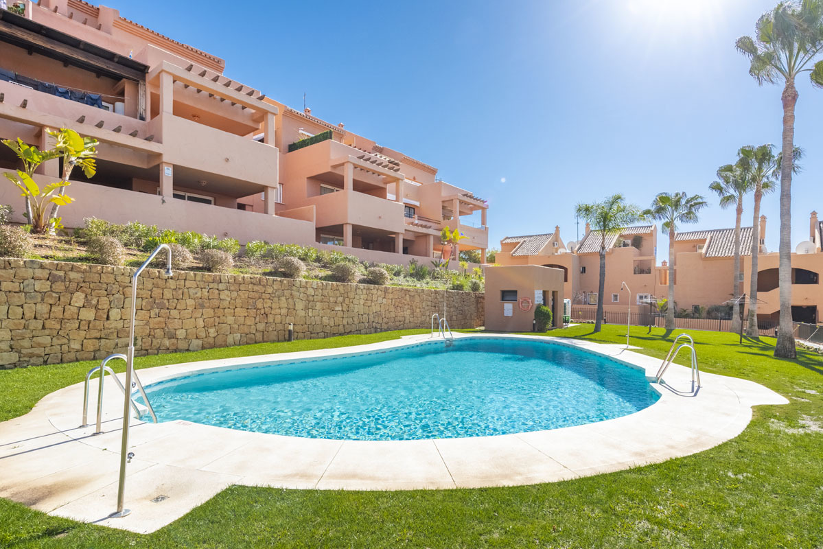 Vacation-rental-apartment-marbella-pool-small.jpg