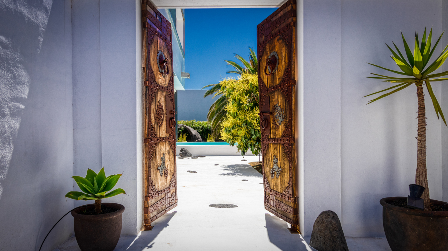 POOL ENTRANCE LESS 2MB.jpg