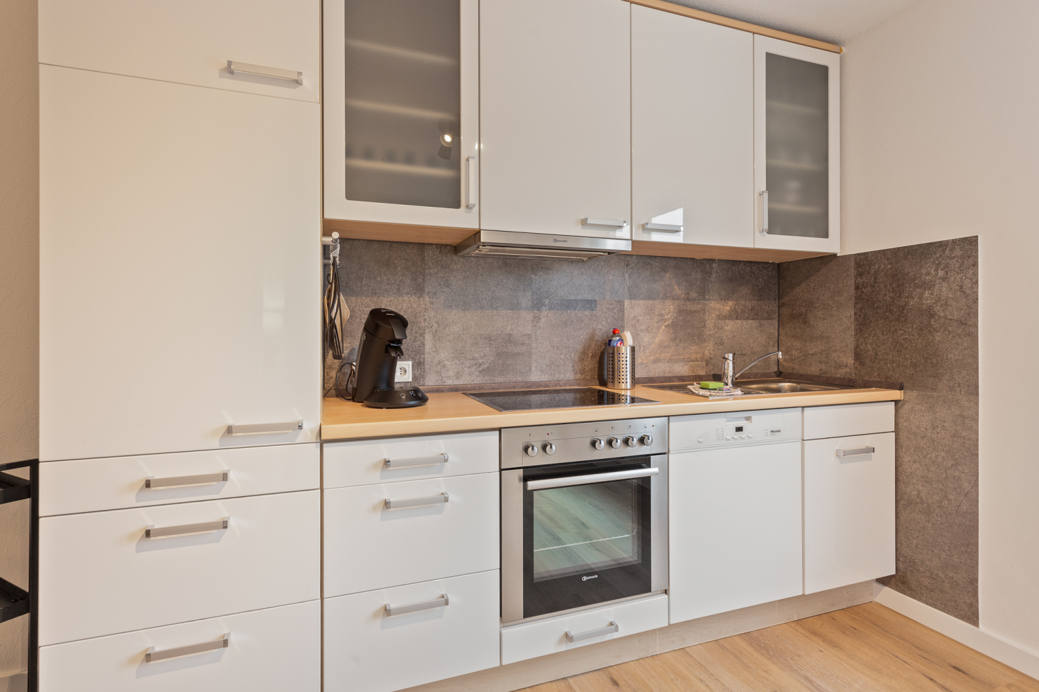 231215 low res-10.jpg