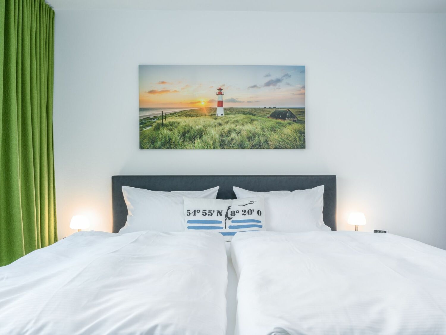 Fewo Westerland_Techt bi Strön_Schlafzimmer 01.jpg