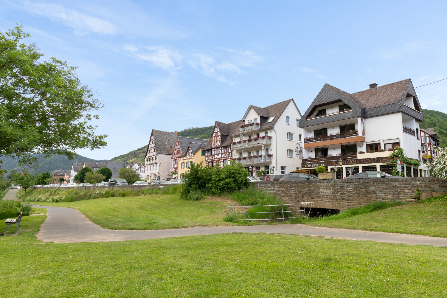 39 - Boulevard Web.jpg