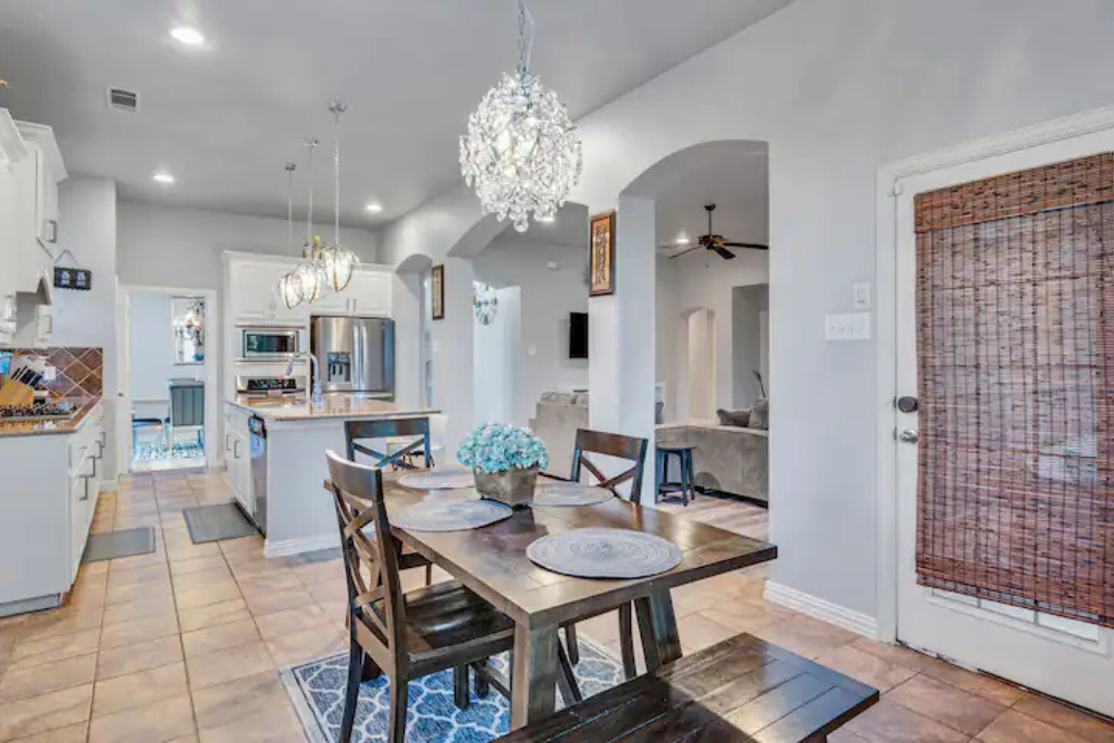 Larreta Airbnb pics  (14).png