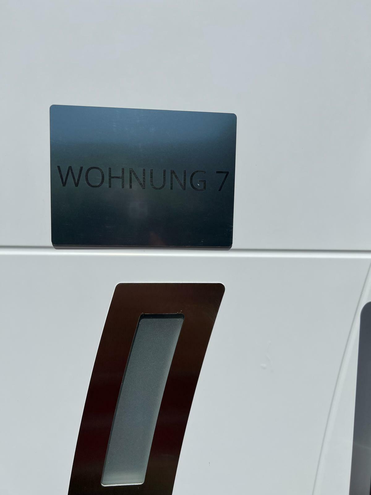 W7 Eingangsschild.jpg