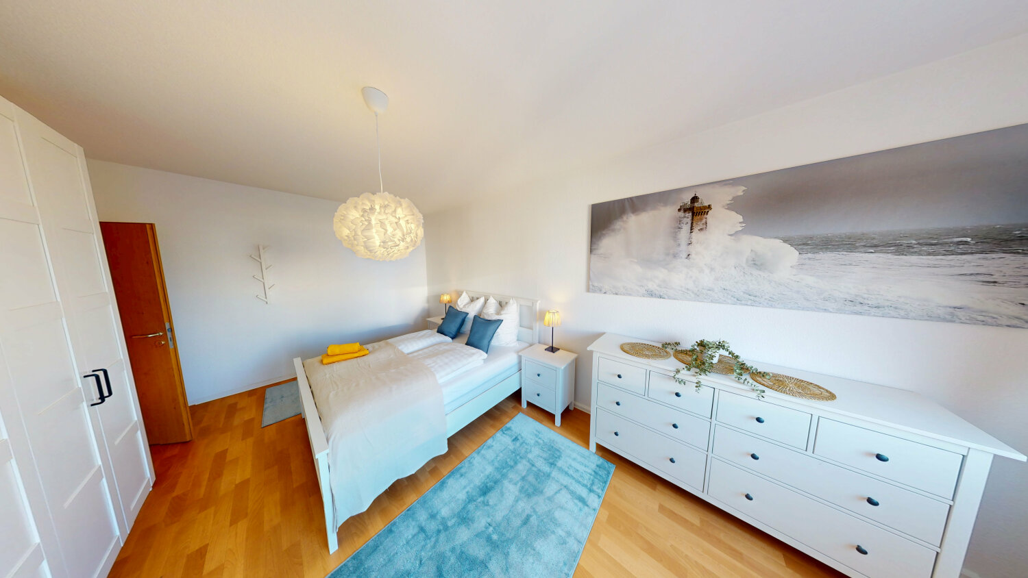 Schlafzimmer (4).jpg