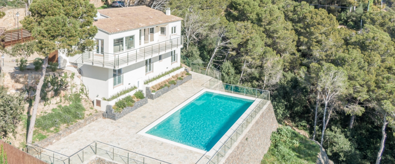 Luxury Holiday Home with pool, with Views of Sa tuna bay, in Begur, Costa Brava, Spain 0040.jpg