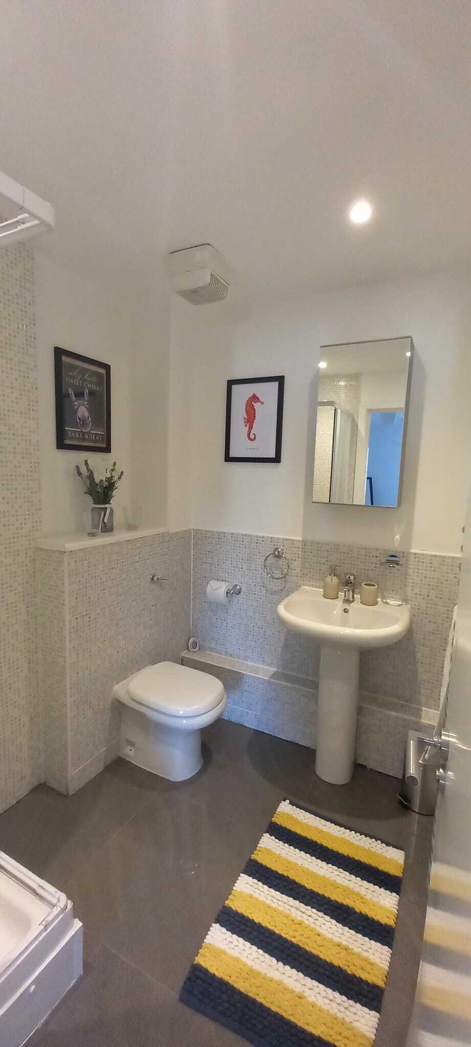 On-suite bathroom.jpg