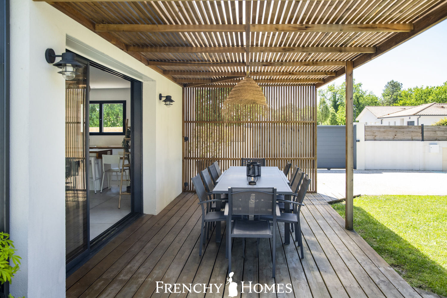 FrenchyHomes25Logo-224.jpg