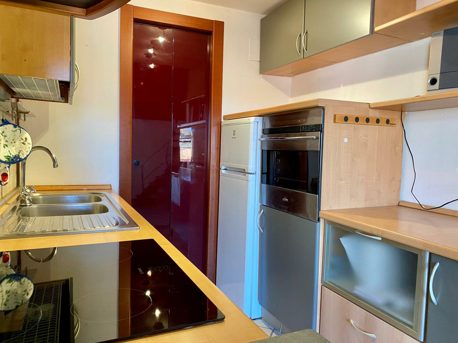 PHOTO-2025-04-04-19-25-25 5.jpg