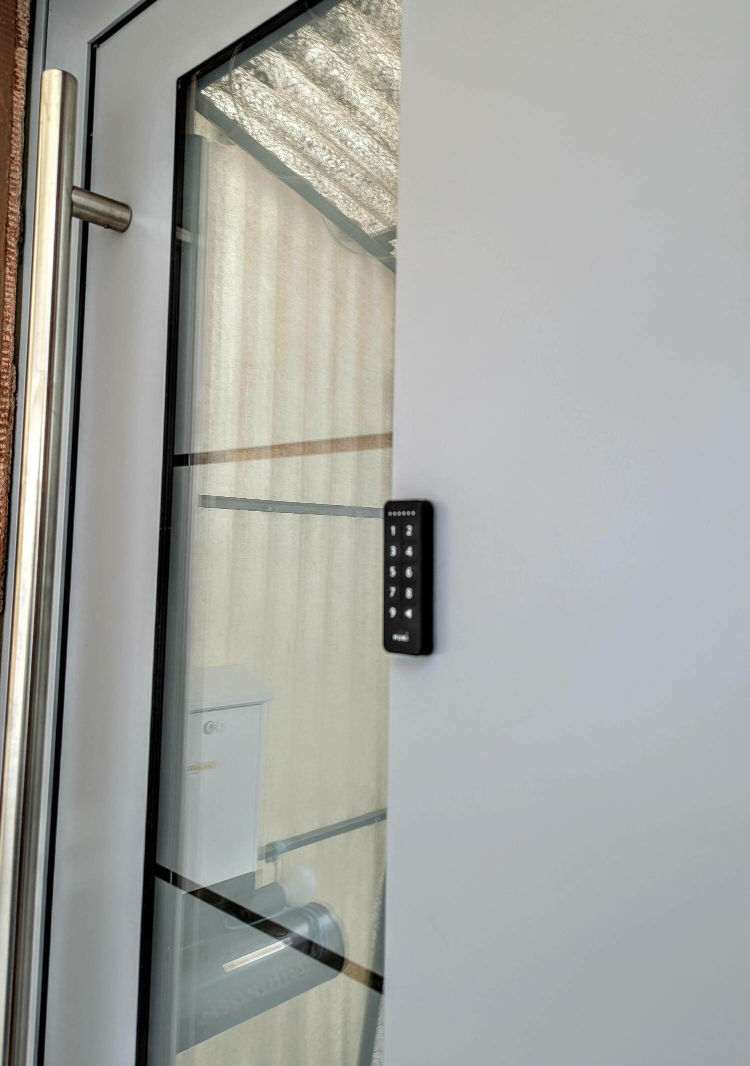 Eingangstür Nuki.jpg