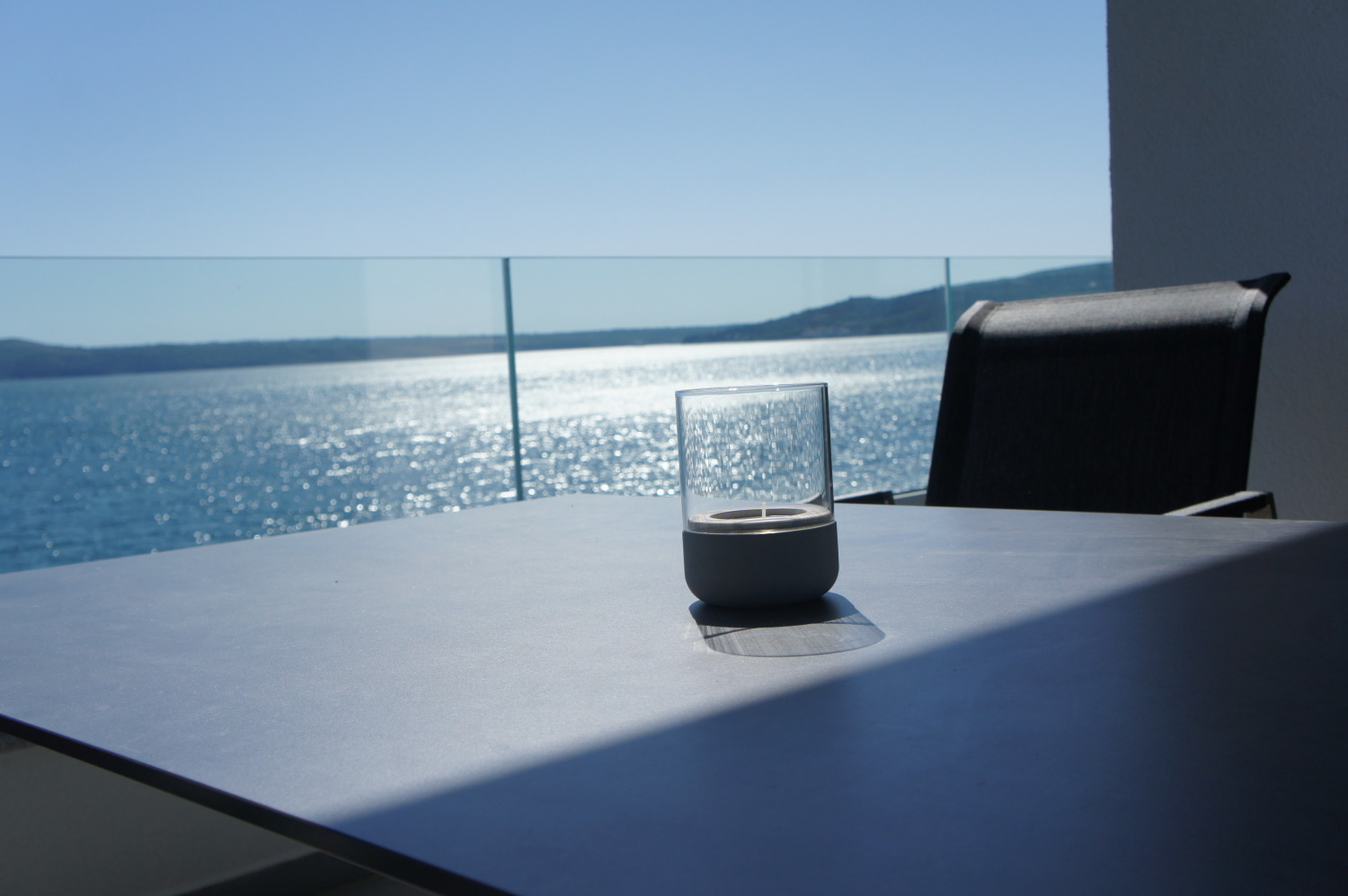 add Balkon mit Tisch und Kerze.jpg