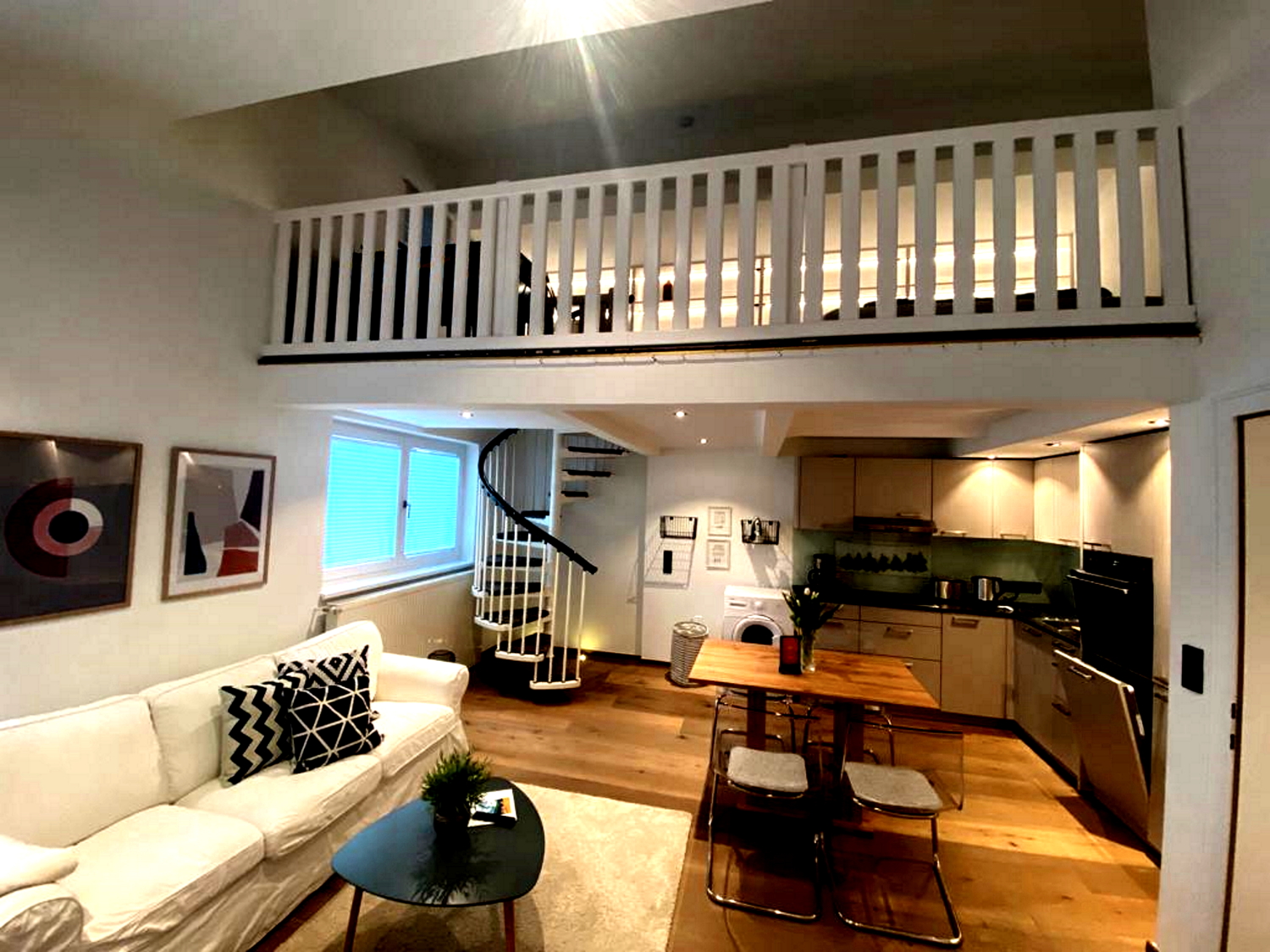 Galeriewohnung voll 1.jpg