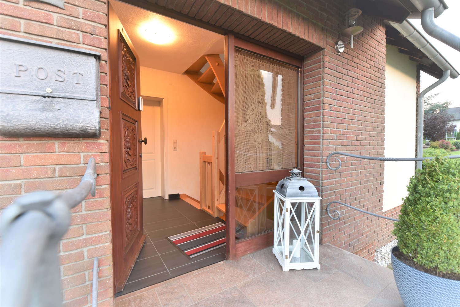 Entrance Standard (2).JPG