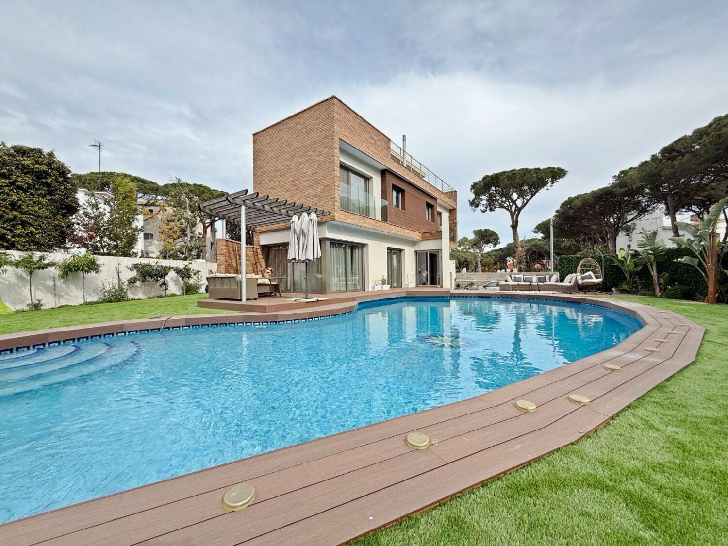 WhatsApp Image 2025-04-24 at 15.58.35 (1).jpeg