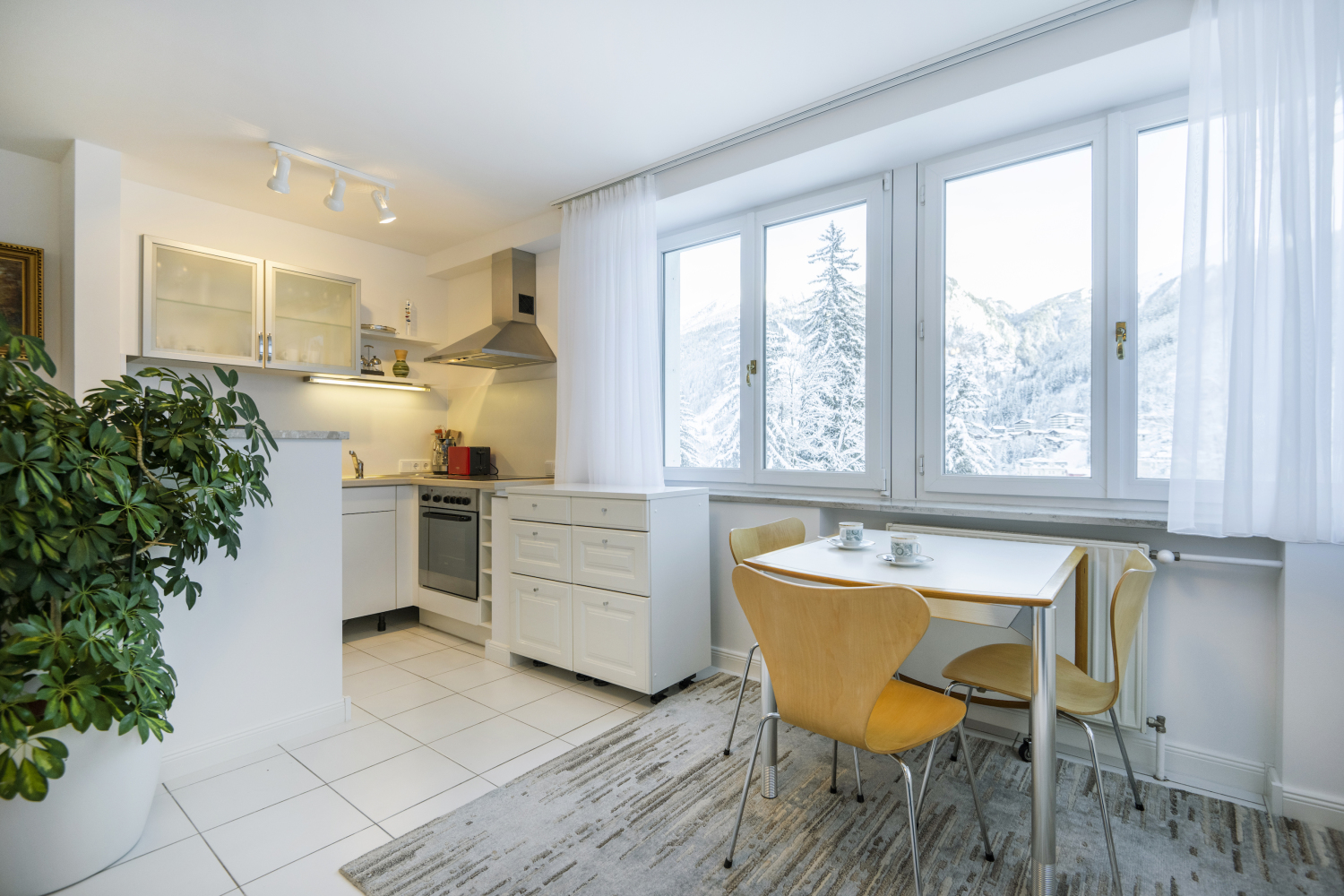 Wohnzimmer mit KÅche.jpg