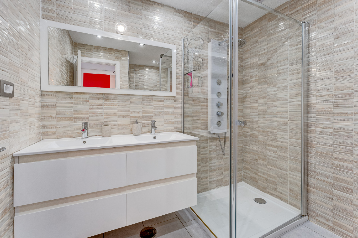 20230425 - 25 - Claudia - Club Paraiso - FV-16.jpg