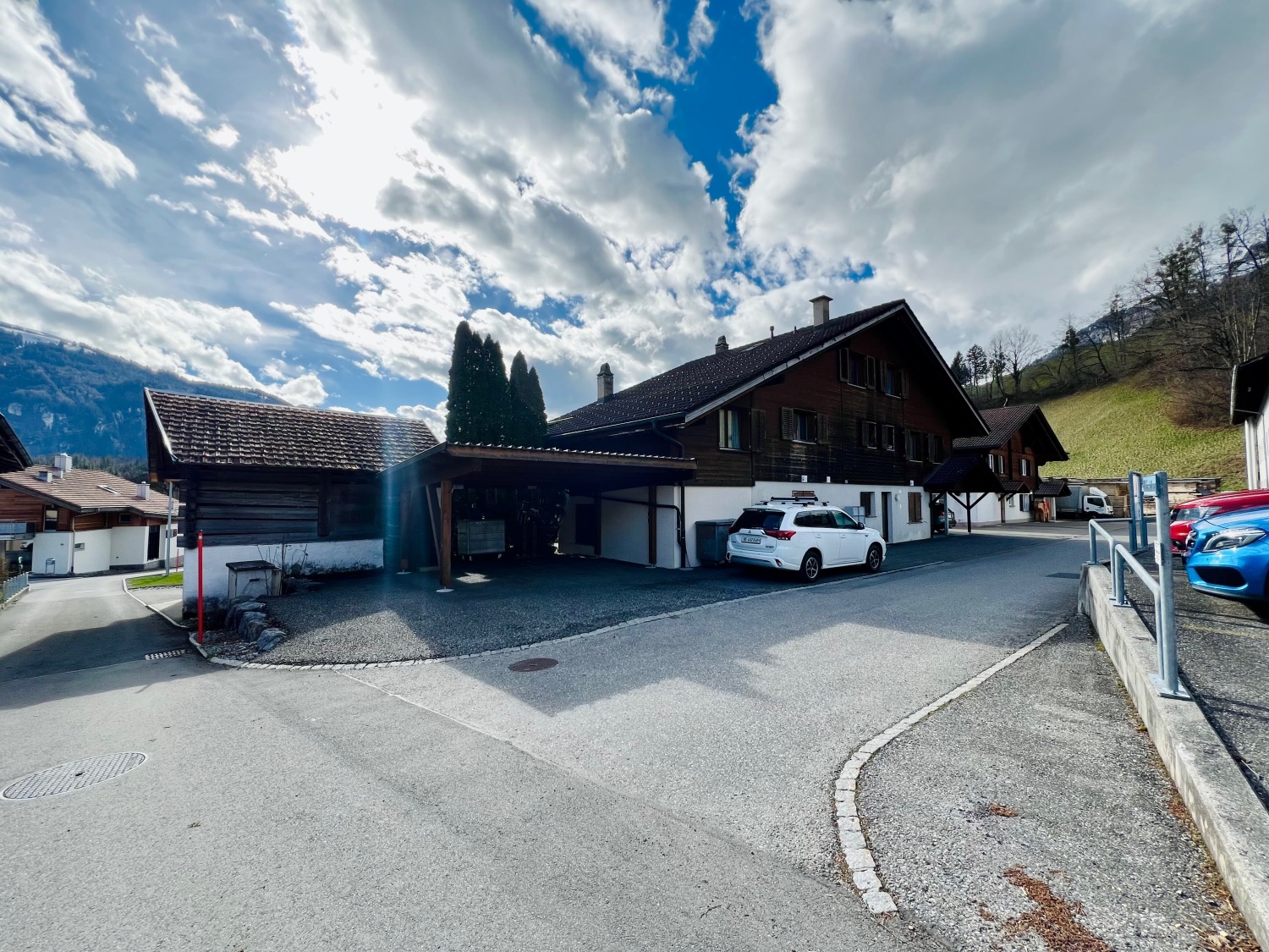 Aussenansicht Parkplatze.jpeg