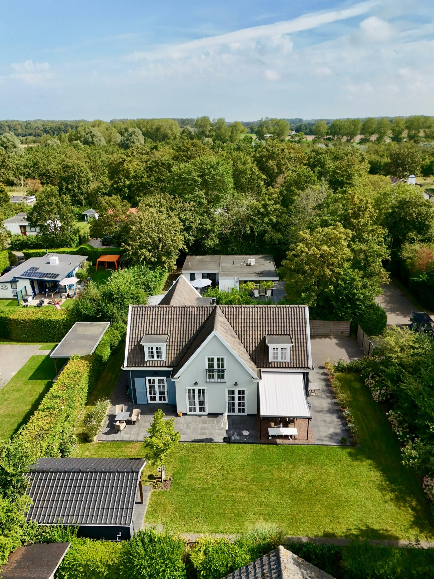 De Cloud Luftaufnahme hochkant 2.jpg