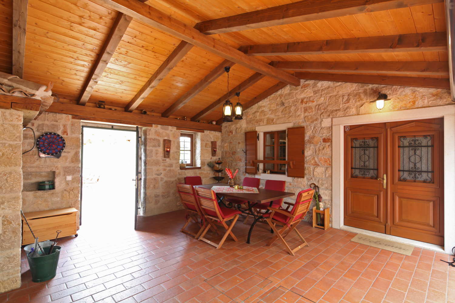 V.Vallis cortiyard9867.jpg