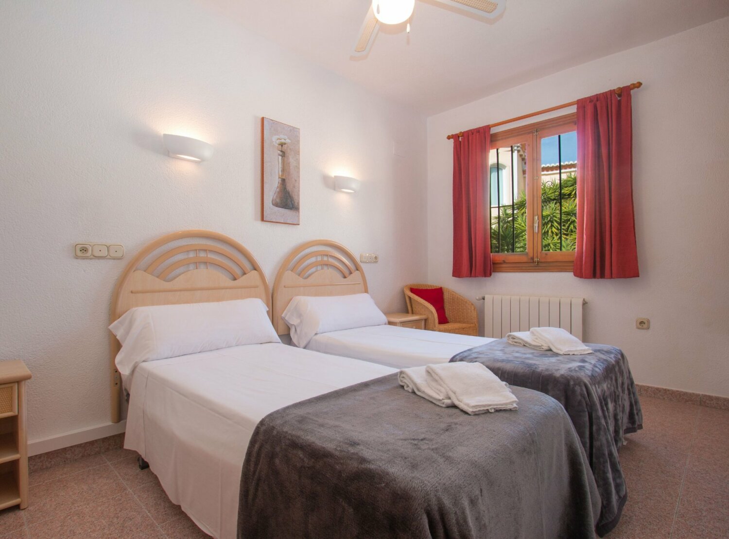 Rear apartment bedroom.jpg