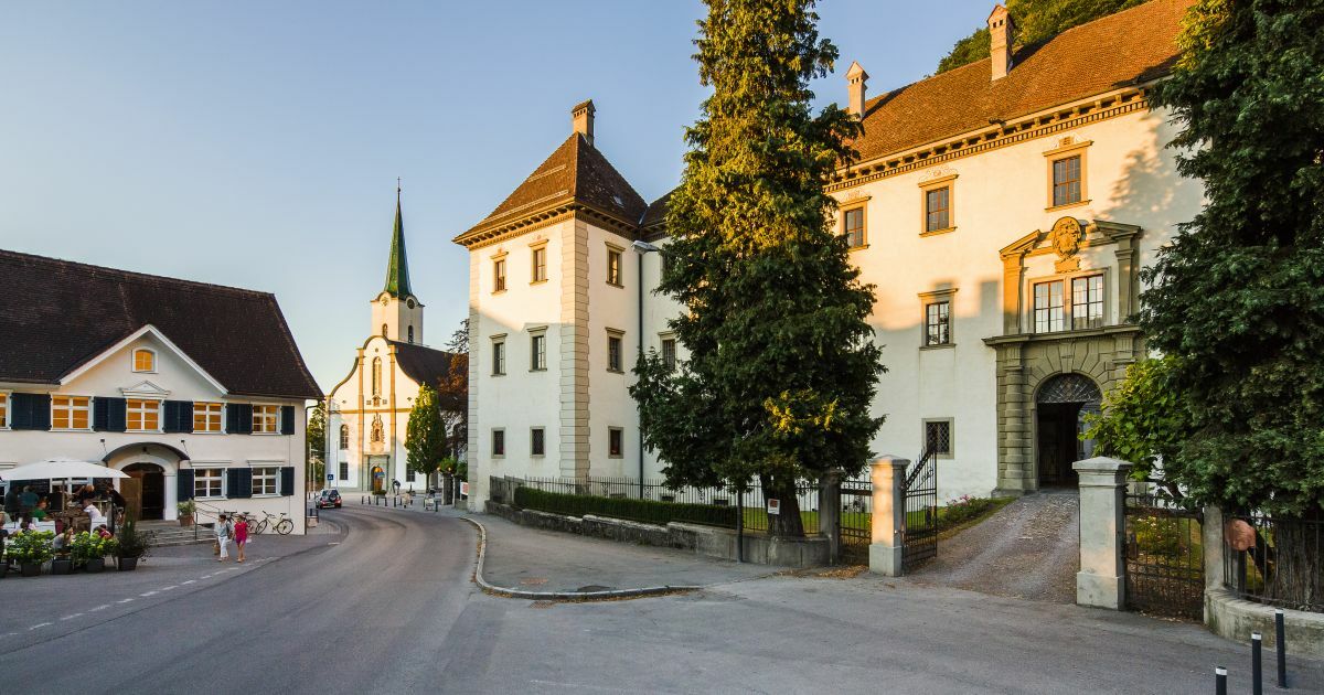 Palast im Herbst.jpg
