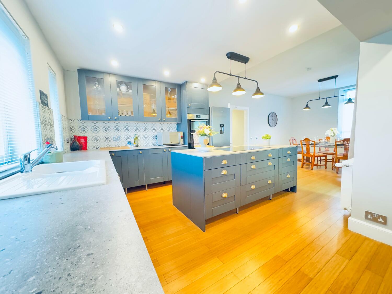 WhatsApp Image 2025-02-11 at 14.21.00_78820958.jpg