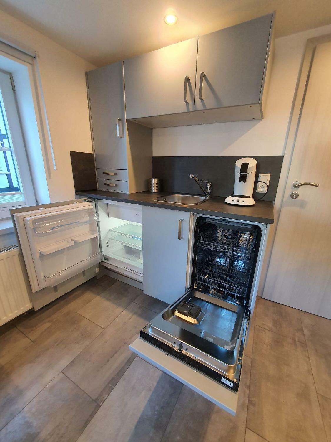 Küche geöffnet.jpg