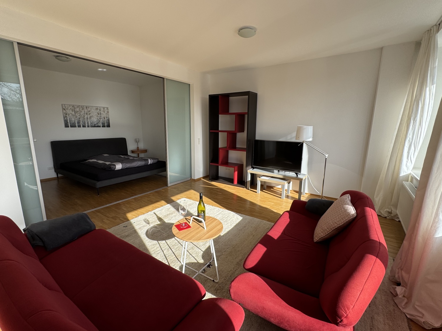 2.2 Wohnbereich mit Schlafzimmer.jpeg