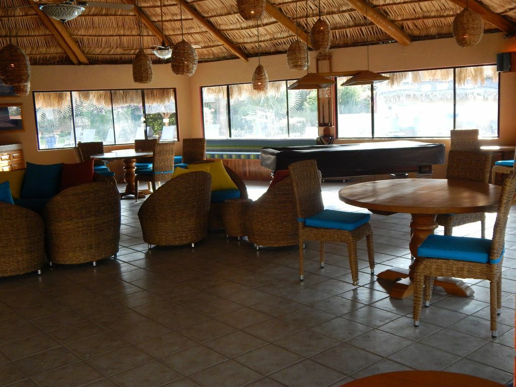 7d1ccd18-c0f1-4e68-b9eb-677cf89052b1.c10 - Copy.jpg