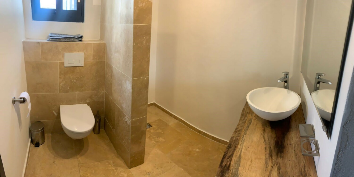 BG badkamer bij hoofdslaapkamer.jpg