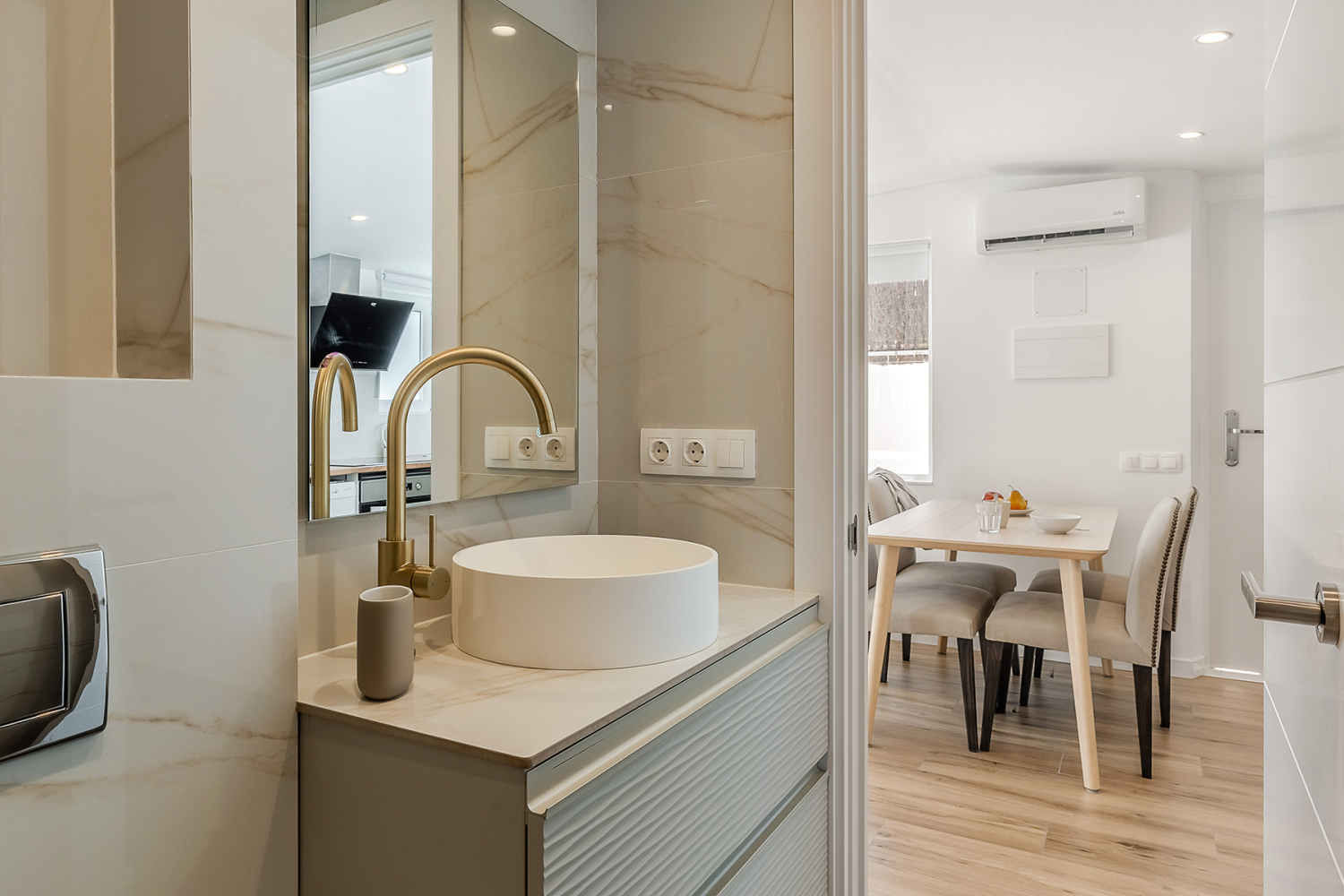 HOLIDAY Jijo 3 WEB (17).jpg