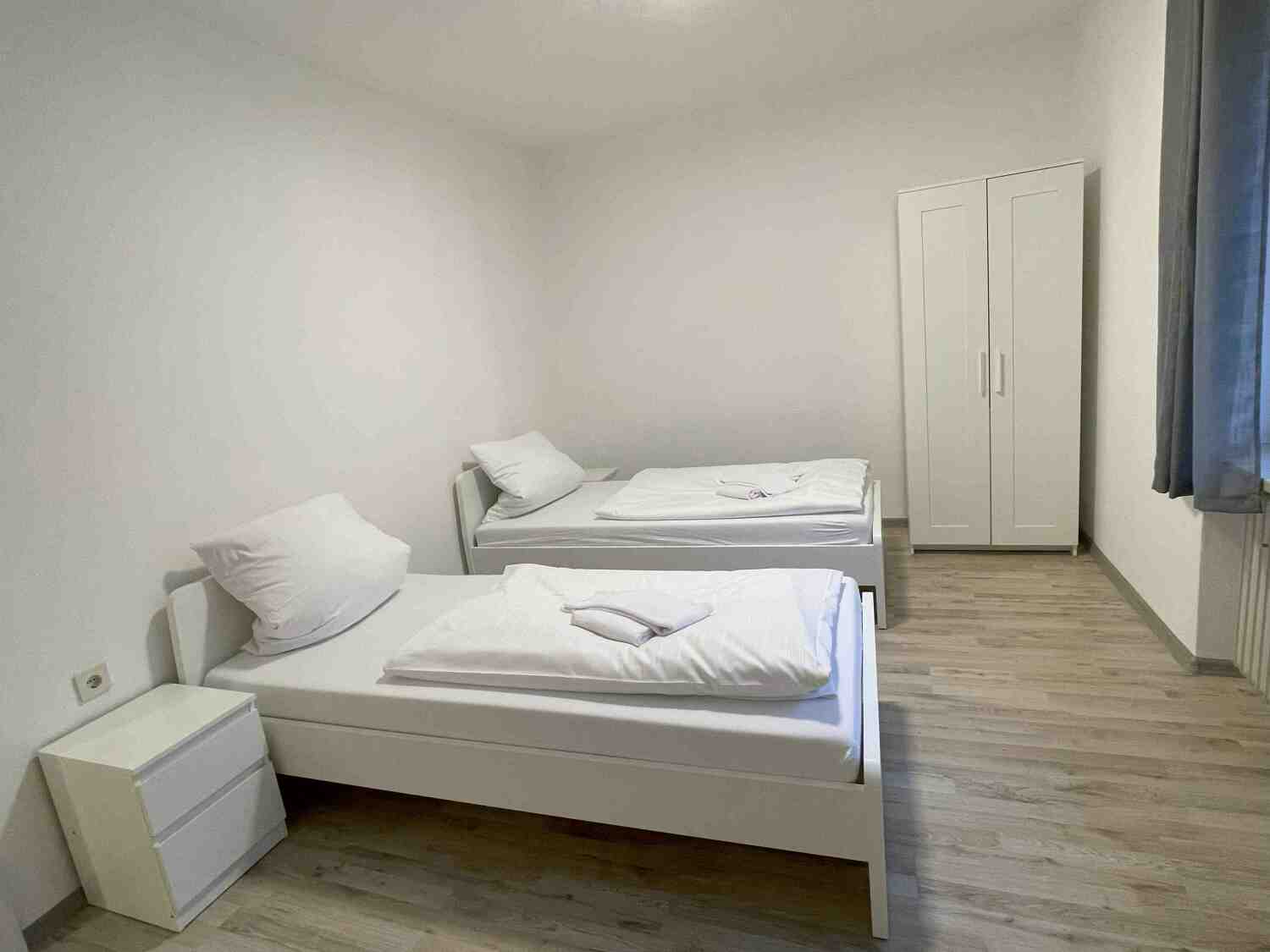 SAD902_ (OG) Friedrich-Wilhelm-Weber-Straße 30, 92421 Schwandorf (8).jpg