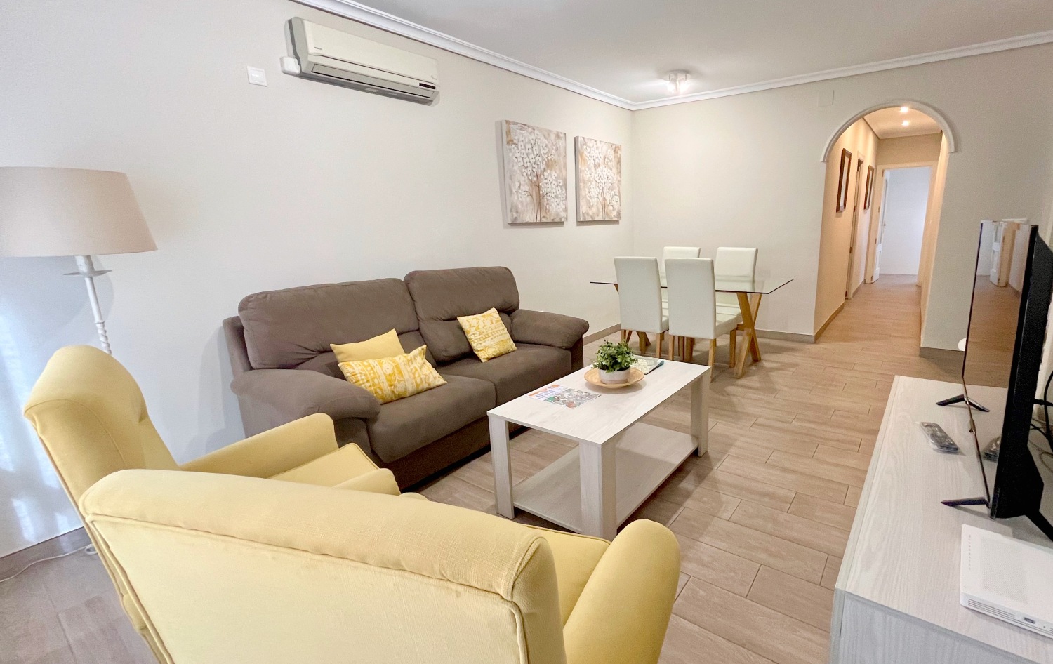 D e H salon general6.jpeg