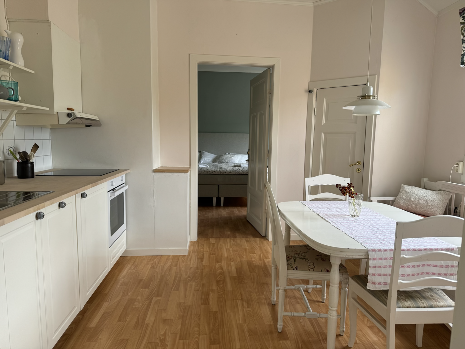 Animskogs Kyrkskola Apartment Björk - Küche ArbeitsplatteAnimskogs Kyrkskola Apartment Björk - Küche.png