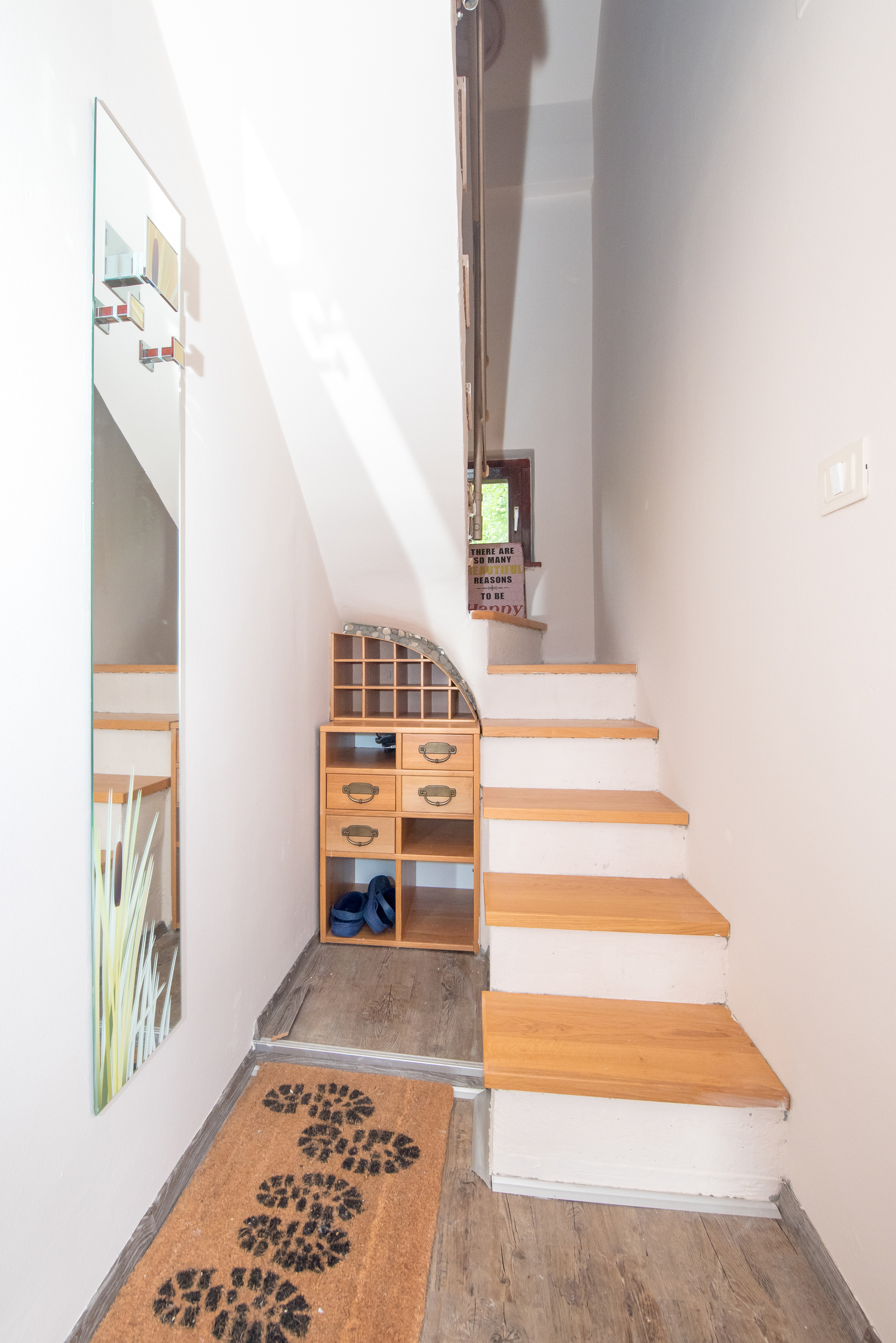 1st floor, stairst to 2nd floor.jpg