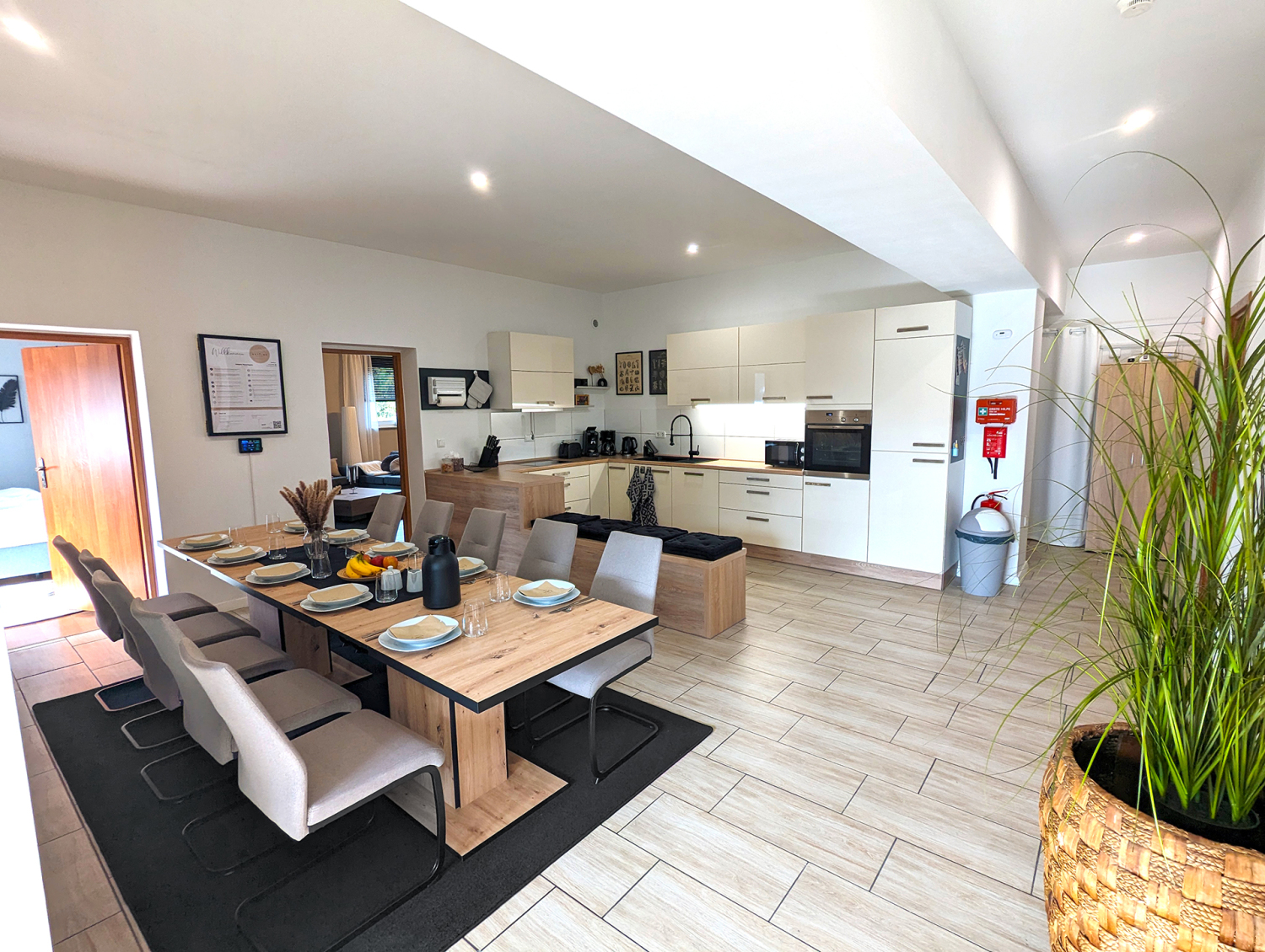 Küche+Essbereich (3)bFHD.jpg