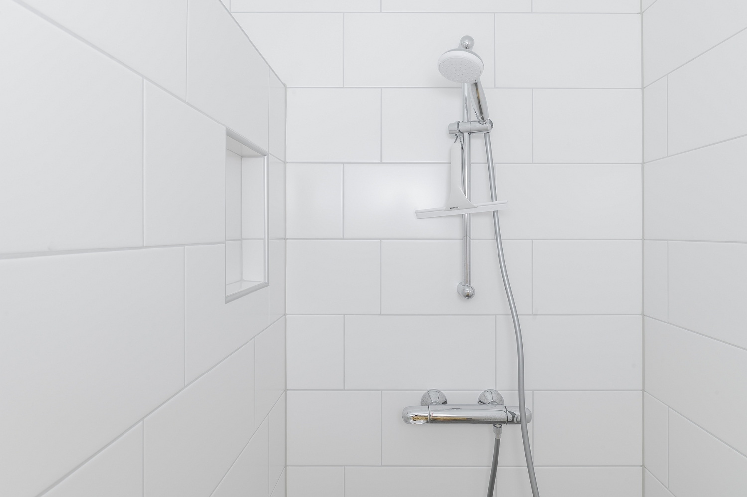 Detail douche Vakantiehuis 2bijZee.JPG