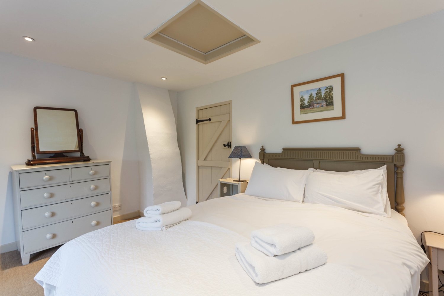 Apple Cottage second bedroom.jpg